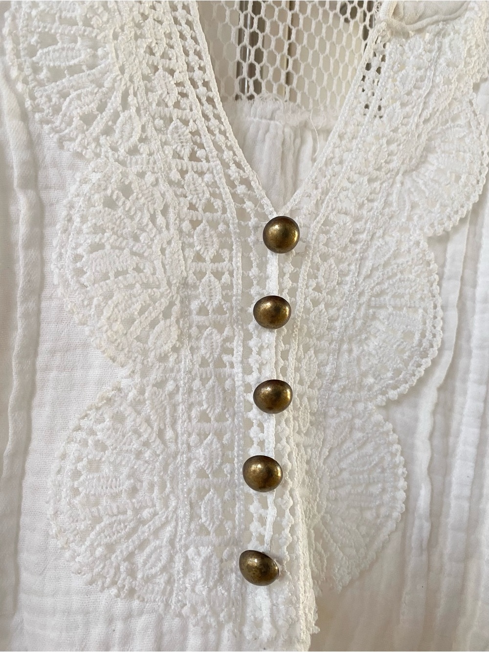 POL Lace Crochet Trim Boho Sleeveless Cotton Top with Accent Buttons - Picture 5 of 8